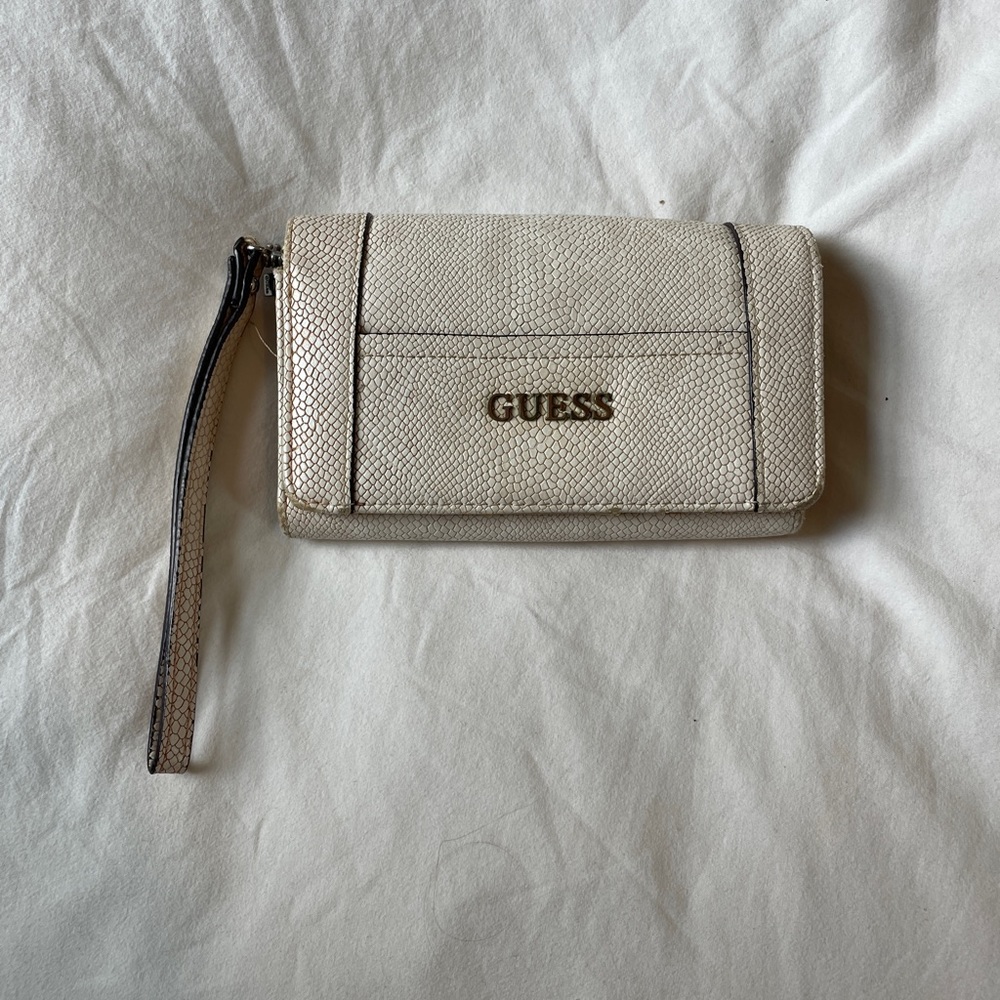 Guess clutch wallet